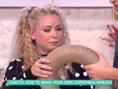 Make Your Own Christmas Wreath | This Morning