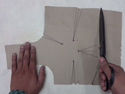 DIY| सिम्पल  योग टक्स ब्लाउज कटींग कैसे करते है. how to cutting simple yog tucks blouse in hindi