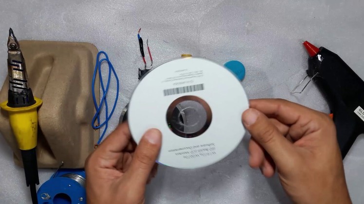 How To Make Anti Gravity CD Wheel - DIY Gyroscope