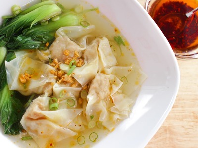Wonton Soup Recipe เกี้ยวนำ้ - Hot Thai Kitchen