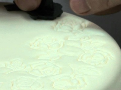 Embossing Cakes for an Easy & Dramtic Effect with Chef Alan Tetreault