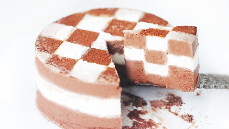 CHECKERBOARD CAKE - Homemade Chocolate Ice Cream Cake Recipe 체크 아이스크림 케이크 만들기 Christmas Cake 한글자막