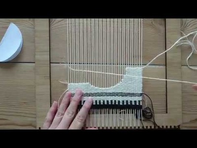 Making a Woven Wall Hanging - Step 4: Making a half circle - Weaving for Beginners
