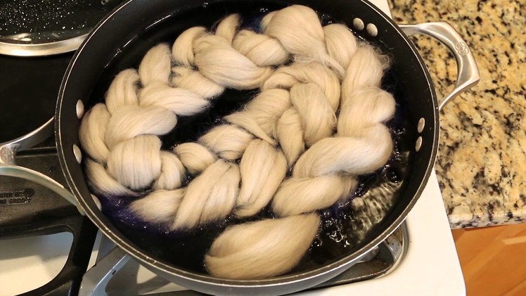 Breaking Wilton's Violet Food Coloring on Braided Roving