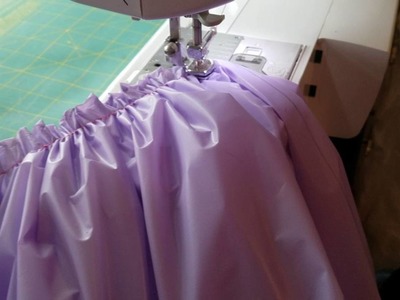 How to gather a plastic tablecloth into a table skirt