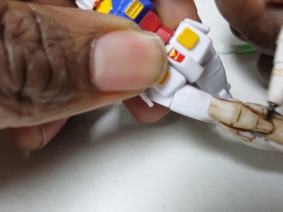 Quick demo on how to use gundam markers for weathering
