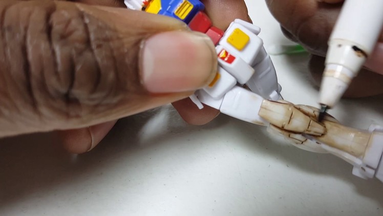 Quick demo on how to use gundam markers for weathering