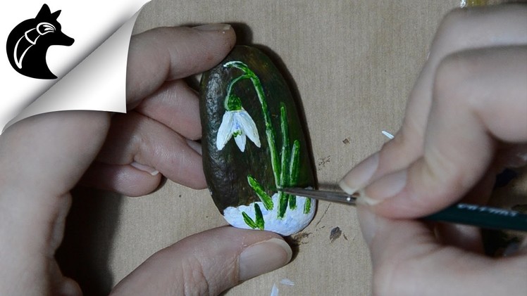 Painting a snowdrop on a rock - Rockpainting
