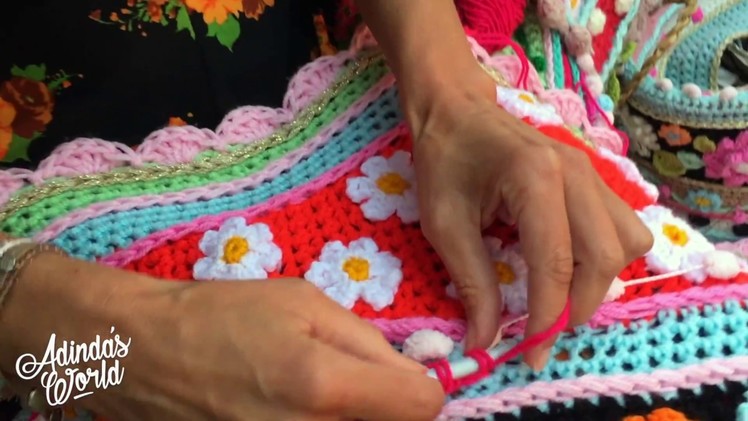 Decorate your happy crochet shawl, wrap or stola with pompom yarn, see how it works! Adinda's World®