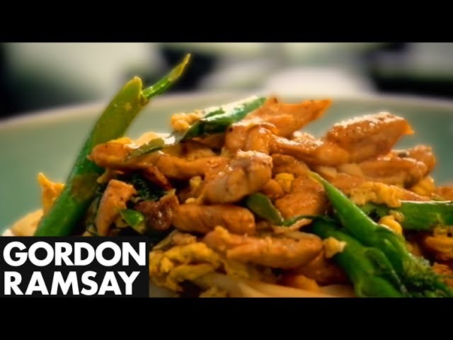 Egg-Fried Rice Noodles with Chicken - Gordon Ramsay