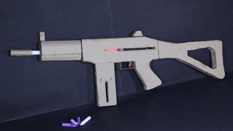 How to make a sig sg 552 that shoots - with magazine - (cardboard gun)