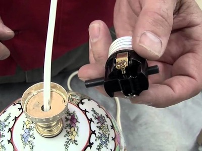 How to replace a lamp switch and socket