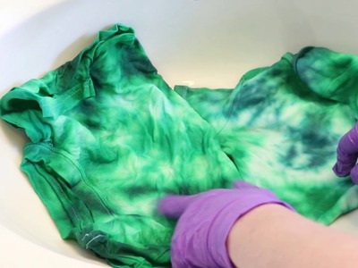 Let's Tie Dye Crinkled T-shirts!