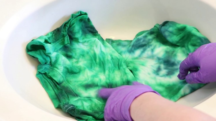 Let's Tie Dye Crinkled T-shirts!