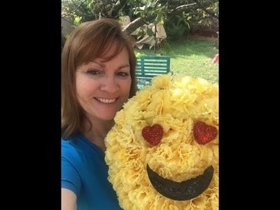Make an Emoji Wreath with Sandy