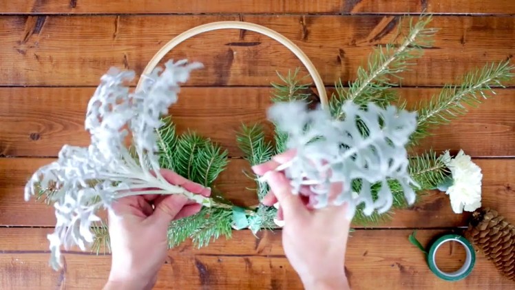 How To Make a Floral Hoop Wreath #CreativeChristmas