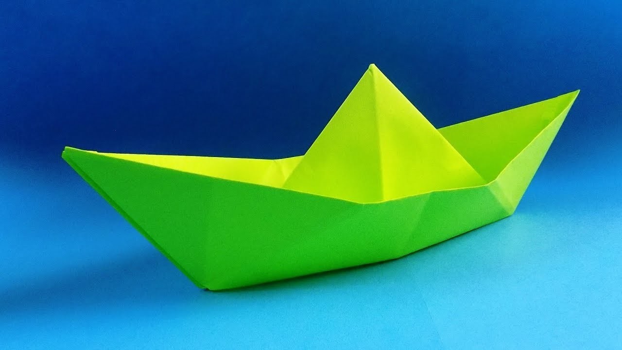 Покажи кораблик из бумаги. Кораблик из бумаги. Необычный кораблик из бумаги. Оригами кораблик. Кораблик из картона.