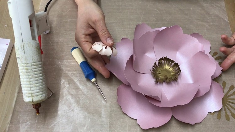 How to curl a SPIDER type paper flower centres