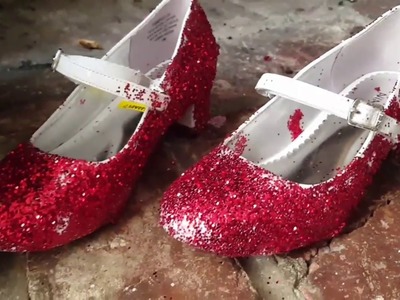 Last minute Halloween DIY: Dorothy's red shoes