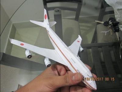 How to make a Boeing 747 Flying Paper Model