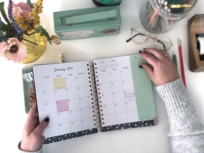 Lily & Val 2018 - 17-month Agenda Planner