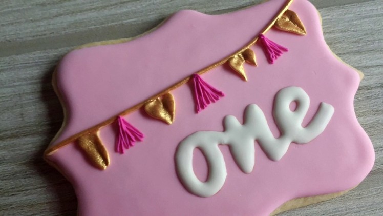 How to Decorate Baby Girl Birthday Sugar Cookies
