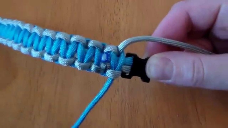 How to Make a 2 Toned Paracord Bracelet Part 3