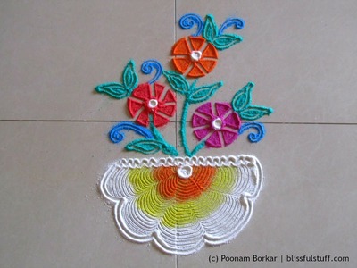 Easy and small flower pot rangoli using quilling comb | Creative rangoli designs by Poonam Borkar