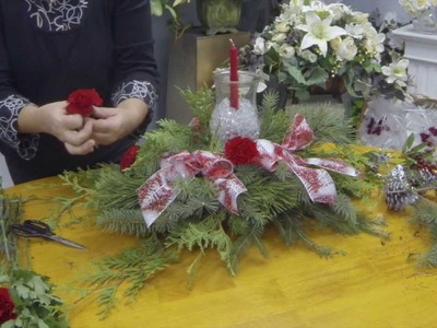 How to make a Christmas table arrangement with candle and ice