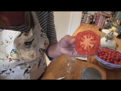 Vivi's Kitchen Garden 38: Saving tomato seed - 3 methods including fermentation