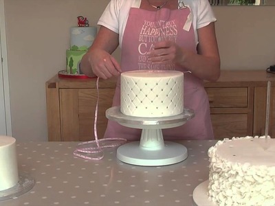How to Dowel a Stacked Wedding Cake for Safe Transporting Tutorial by Fancy Cakes by Linda