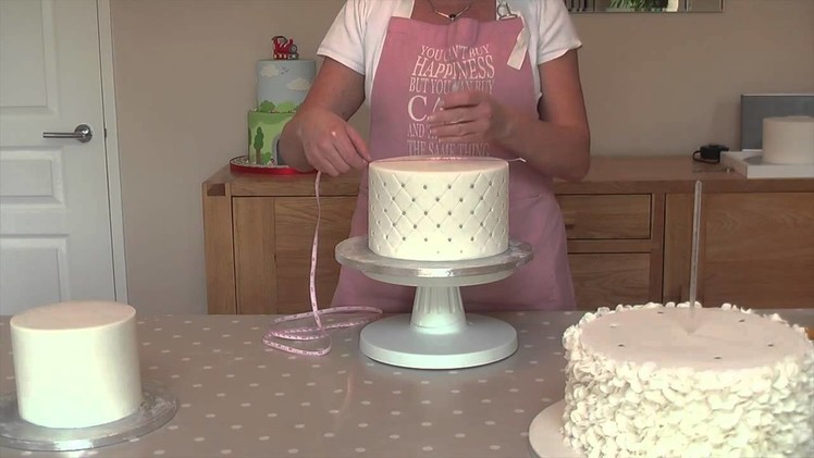 How to Dowel a Stacked Wedding Cake for Safe Transporting Tutorial by Fancy Cakes by Linda