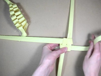Palm folding: How to make a palm Beehive