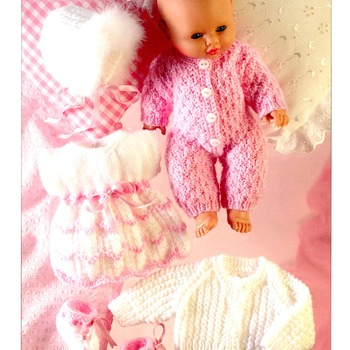Lovely Easy knitting pattern for Dolls Clothing- to fit