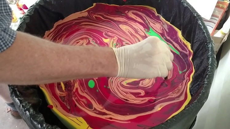 Paint Swirling a canvas
