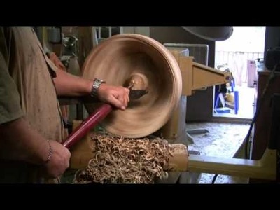 Turning a wood bowl from green wood