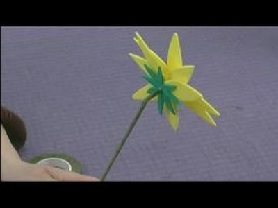 Foam Flower Crafts for Kids : Making a Flower Stem for Daisy Crafts