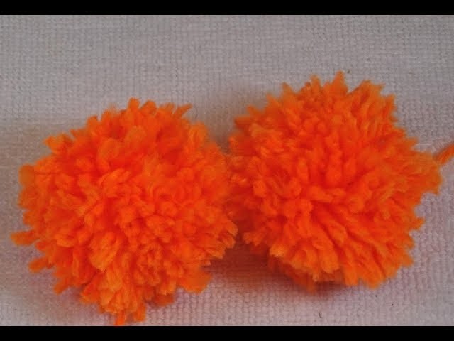 *HOW TO MAKE POMPONS WITH THE FINGERS-FAST AND EASY*