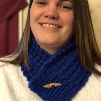 Royal blue cowl with removable broach closure