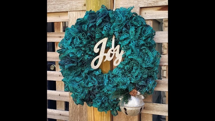 DIY YARN Christmas Wreath Tutorial Under $20