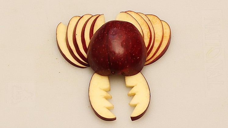আপেল দিয়ে বানানো কাঁকড়া Amazing Art in Apple Carving 'How to make a Crab'