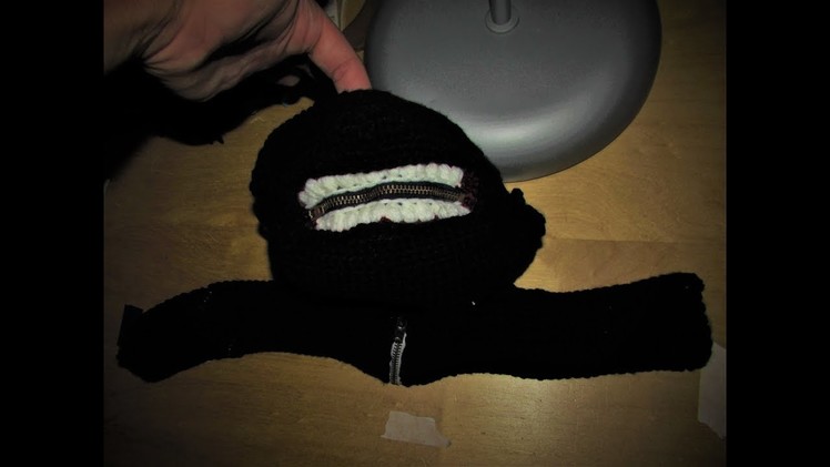 Tokyo Ghoul Zipper Mask Crochet part 4 (Crochet collar and shorten a zipper tutorial)