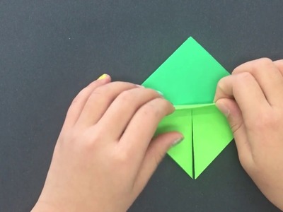 Easy origami Magic Monkey Climbing Tree. 종이접기, 나무 타는 원숭이, 折纸。 一只猴子爬上一棵树。