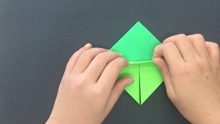 Easy origami Magic Monkey Climbing Tree. 종이접기, 나무 타는 원숭이, 折纸。 一只猴子爬上一棵树。