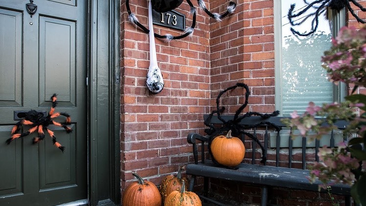 Halloween DIY: Spider Decor That Will Horrify Your Neighbours