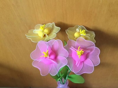 How to make a nylon stocking flowers