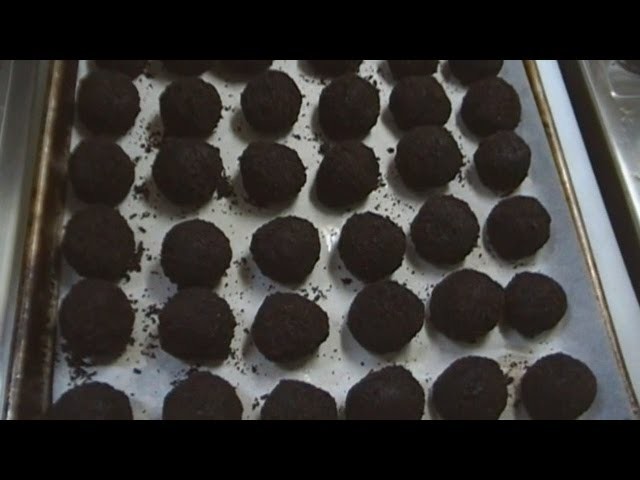 Oreo Cookie Balls! A New Holiday Treat! The Holidays are Coming!