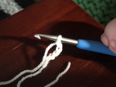 Amputee one-handed crochet: how to crochet a row