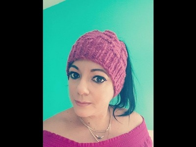 How to knit a messy bun hat