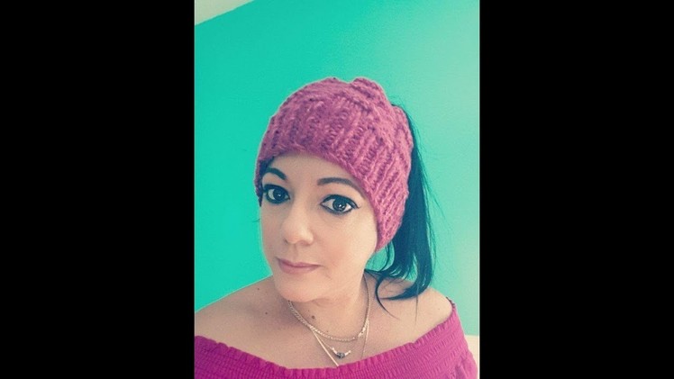 How to knit a messy bun hat